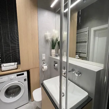 Zlota Winda Tuwima Apartment *